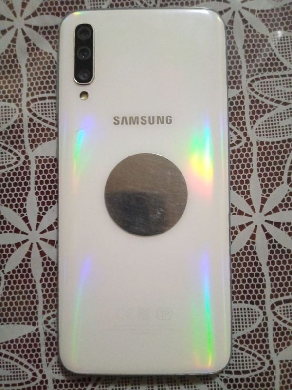 Samsung A50 holati yaxshi Samsung A50 holati yaxshi