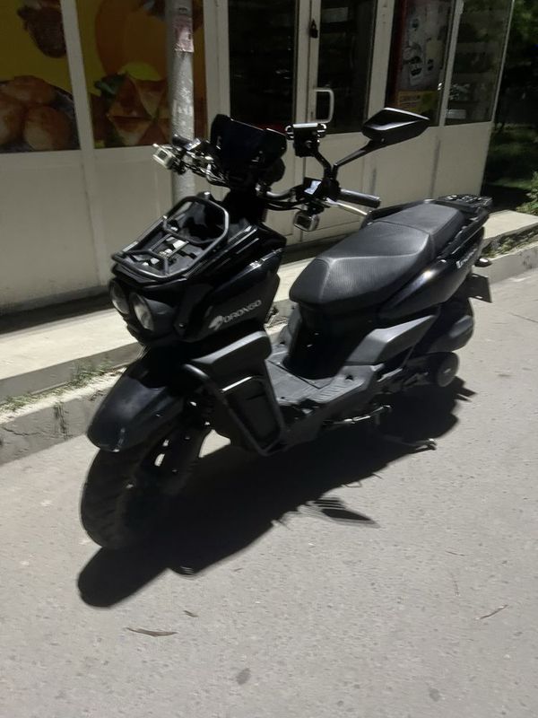 Srochna sotiladi skuter tank Srochna sotiladi skuter tank