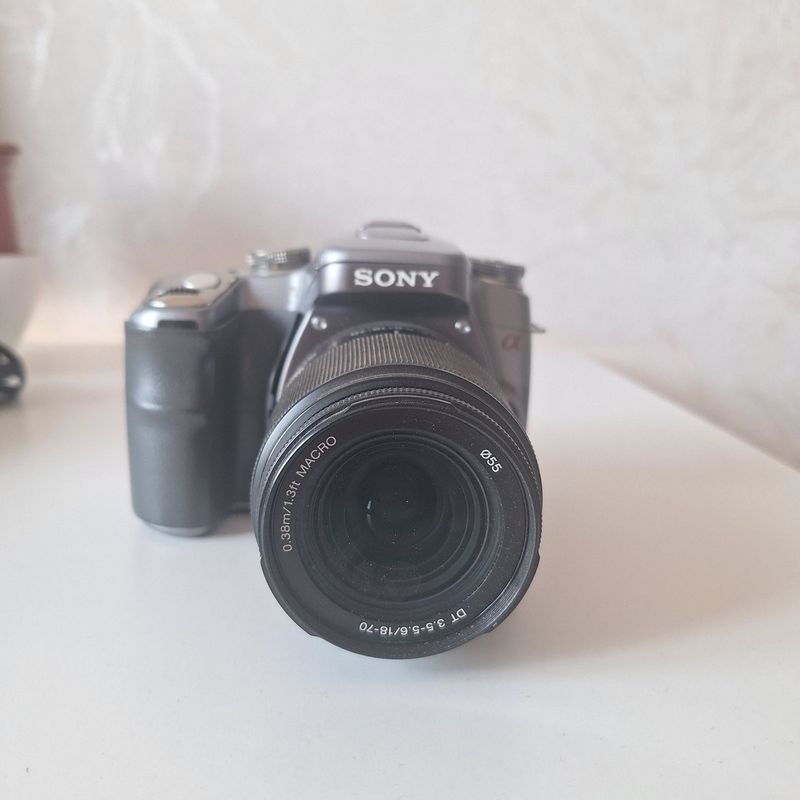 Sony Alpha DSLR-A100 Sony Alpha DSLR-A100