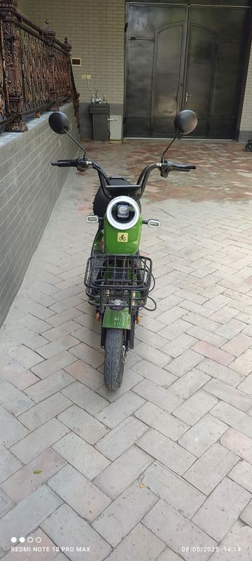 Skuter sotiladi aybi yoq Skuter sotiladi aybi yoq
