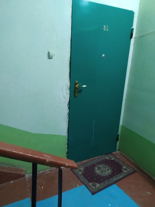 Temir eshik sotiladi Temir eshik sotiladi