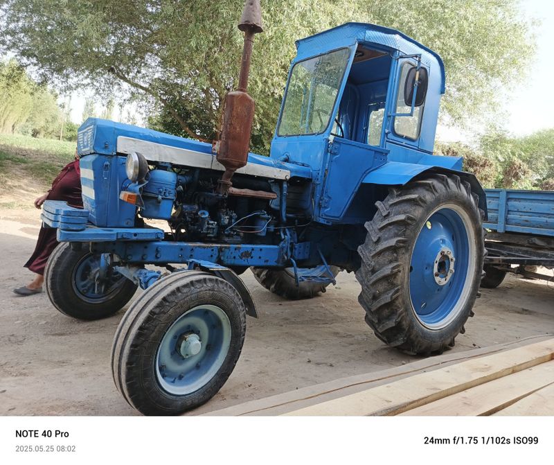 T 28 Traktor Mator Karopka ideal holatda T 28 Traktor Mator Karopka ideal holatda
