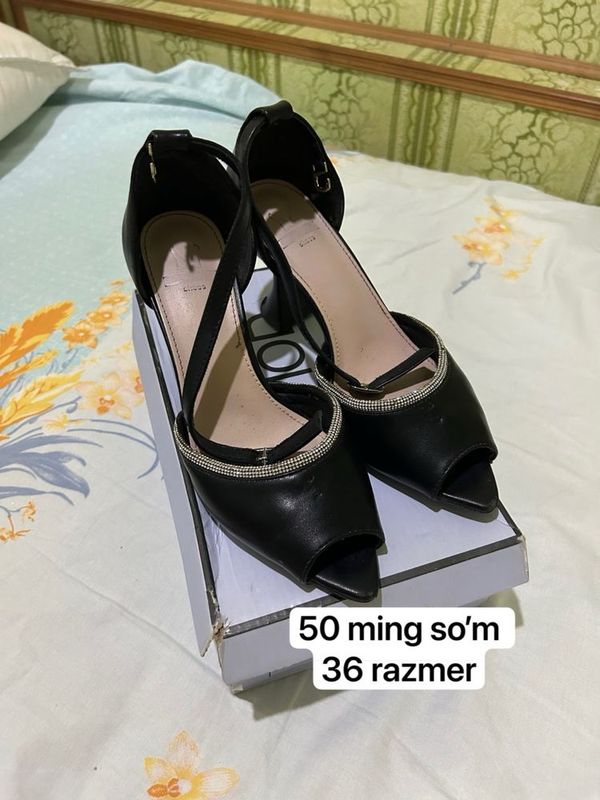 B/U kiyimlar sotiladi B/U kiyimlar sotiladi