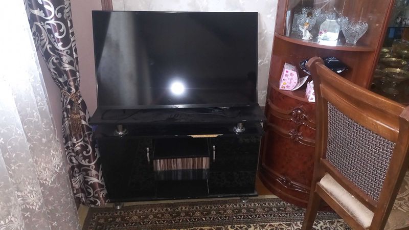 Artel 42 smart va podstavka Artel 42 smart va podstavka