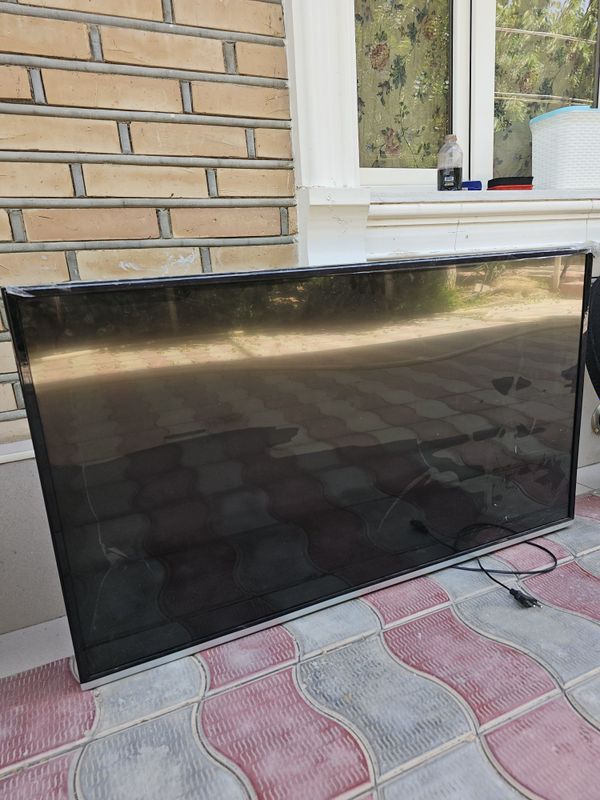 Televizor ekrani buzilgan zoʻr Televizor katta RAZMER 54 Televizor ekrani buzilgan zoʻr Televizor katta RAZMER 54