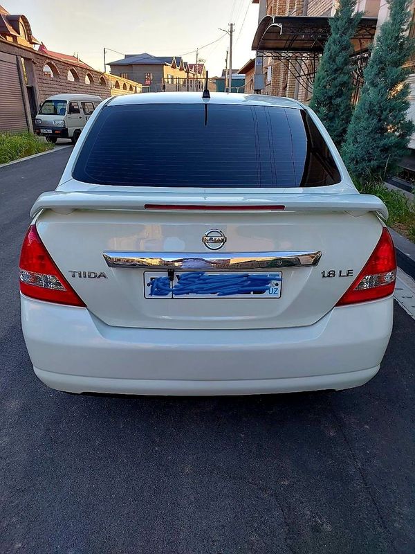 Nissan Tida 2008 yil 210 000 yurgan petnosi bor moshina zor holatda Nissan Tida 2008 yil 210 000 yurgan petnosi bor moshina zor holatda