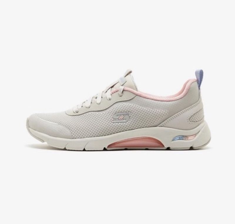 Продаются кроссовки Skechers.