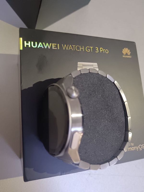 Huawei watch GT 3 pro titanium Huawei watch GT 3 pro titanium