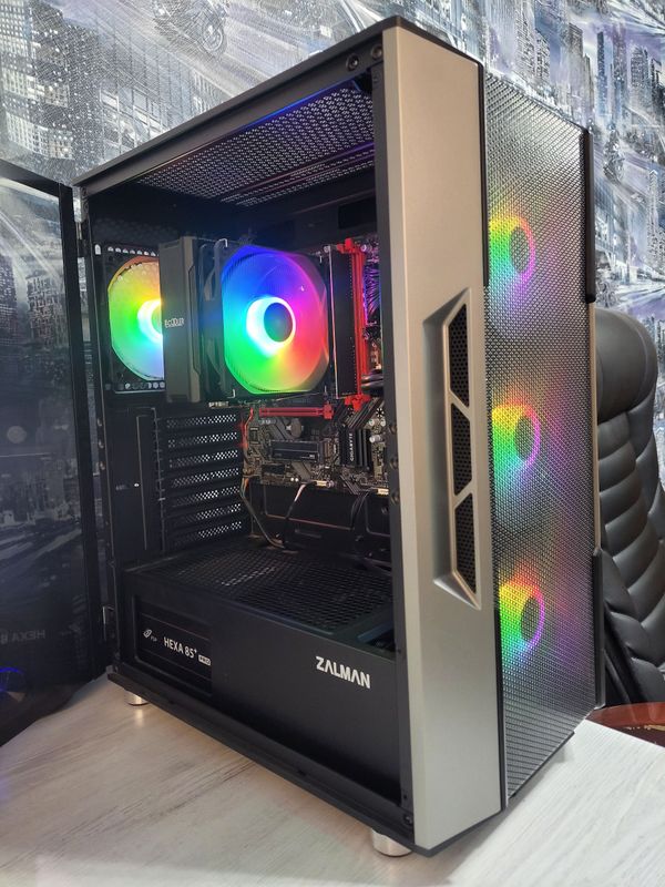 Kompyuter PC o'yin montaj va tradingga yig'ilgan