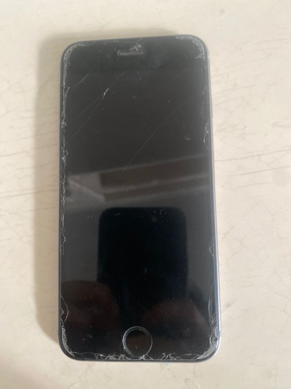 Iphone 6s В хорошем состоянии Iphone 6s В хорошем состоянии