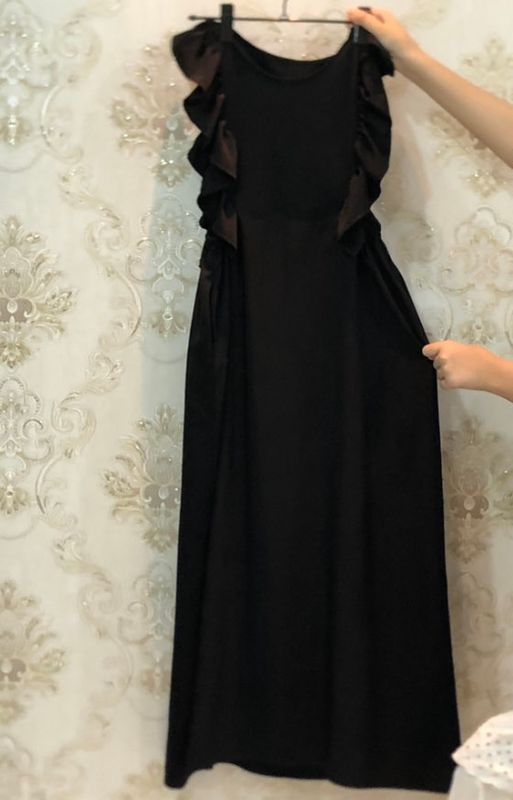 Maktab va oʻqish uchun sarafan Maktab va oʻqish uchun sarafan