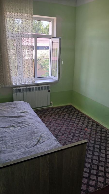 Jizzax viloyati Sharof Rashidov tumani, uchtepada Uy sotiladi 3 xona