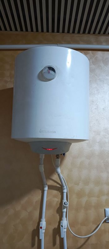 Sotiladi Ariston Sotiladi Ariston
