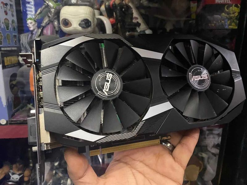 Видеокарта Asus RX 580 4 gb Срочно