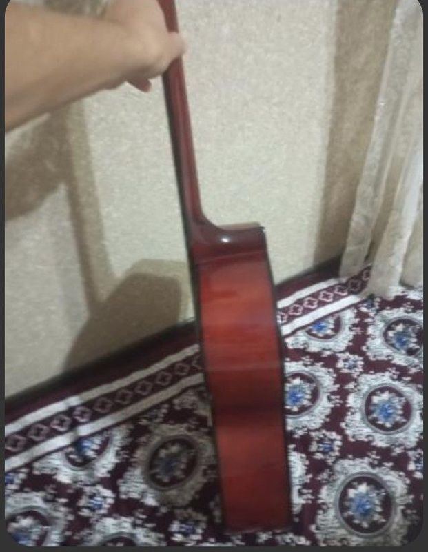 Klassik gitara sotiladi xolati ideal Klassik gitara sotiladi xolati ideal