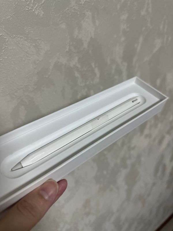 Apple Pencil оригинал. Пользовалась всего 1 месяц,