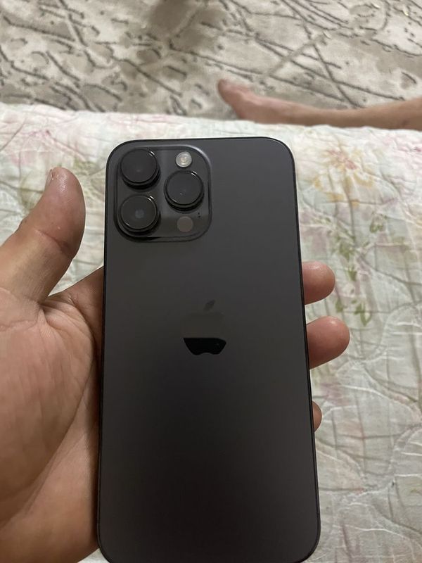 Apple 14 pro max sotladi