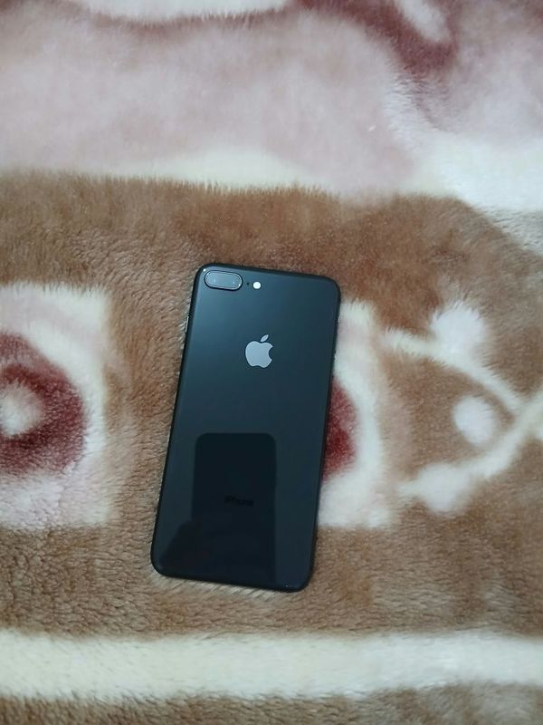 Iphone 8 plus 64 gb qora