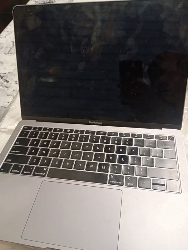 Macbook Air i5 , 13-inch,2018 retina Macbook Air i5 , 13-inch,2018 retina