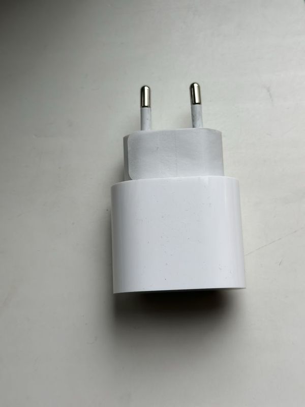 Apple adapter / USB adapter