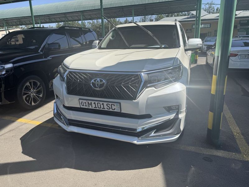 Toyota Land Cruiser Prado 150 Oq Restaling 2011 yil Toyota Land Cruiser Prado 150 Oq Restaling 2011 yil