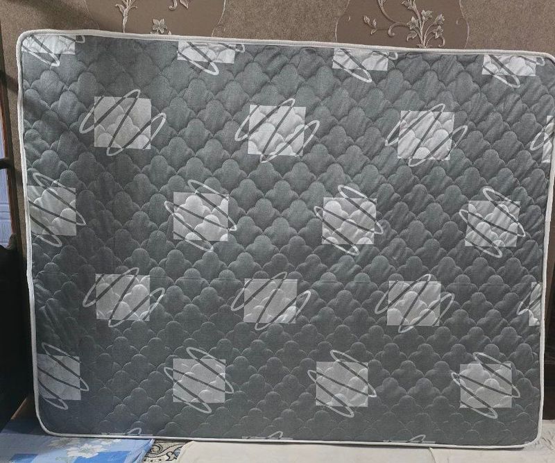 Matras sifati yaxshi 1.70 ga 220