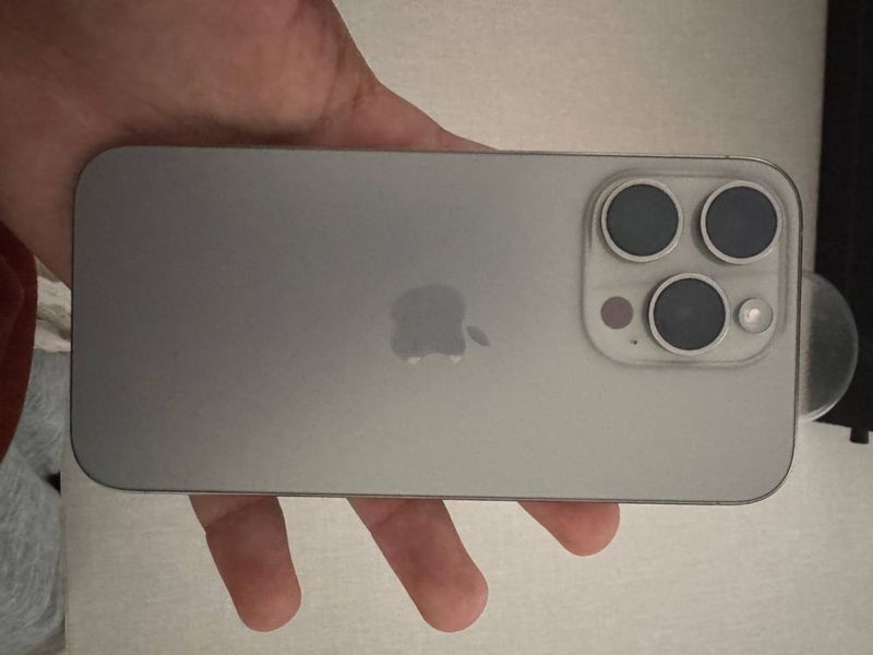 Iphone 15 pro 90% Iphone 15 pro 90%
