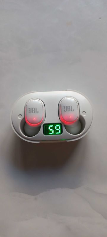 Беспповодные наушники JBL