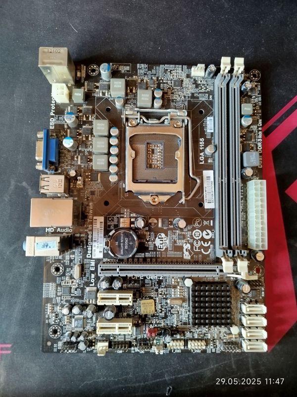Материнская плата ECS LGA 1155 (DDR3) Материнская плата ECS LGA 1155 (DDR3)
