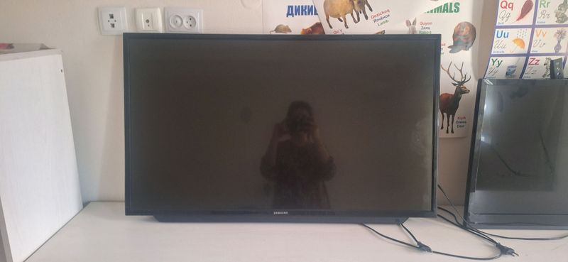 Sotiladi Samsung televizor 43talik holati yaxshi Sotiladi Samsung televizor 43talik holati yaxshi