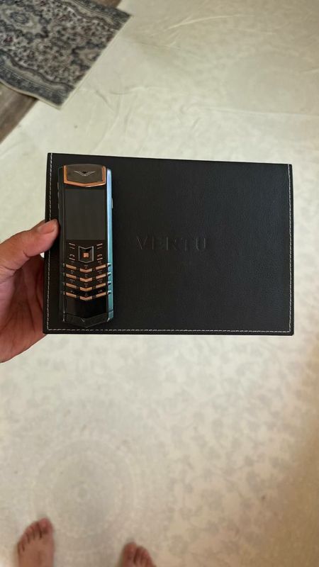 Vertu signature zor sastayanya Vertu signature zor sastayanya
