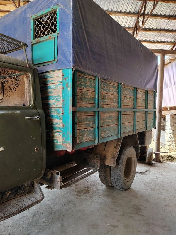 Zil 1985 holati yaxshi Zil 1985 holati yaxshi