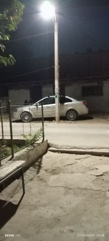 Lasetti avtomat 1,8 sotiladi Lasetti avtomat 1,8 sotiladi