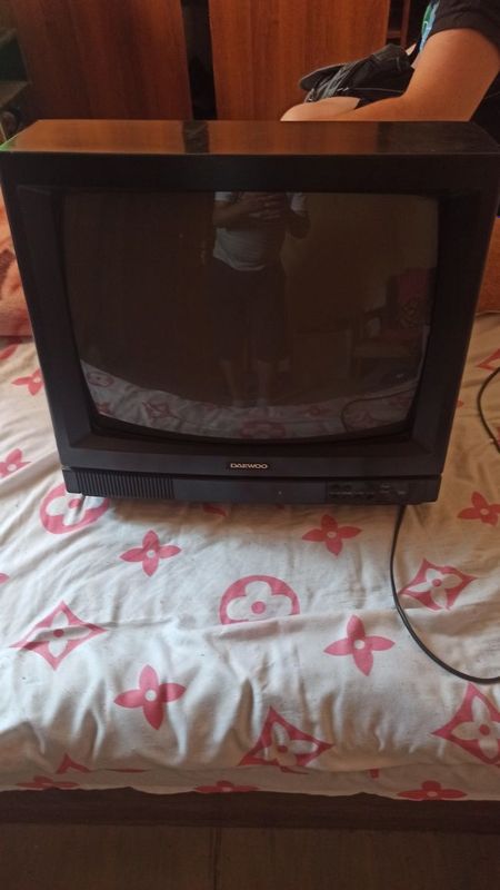 Продам телевизор