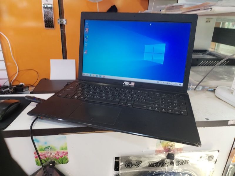 ASUS sotiladi Core i3 ASUS sotiladi Core i3