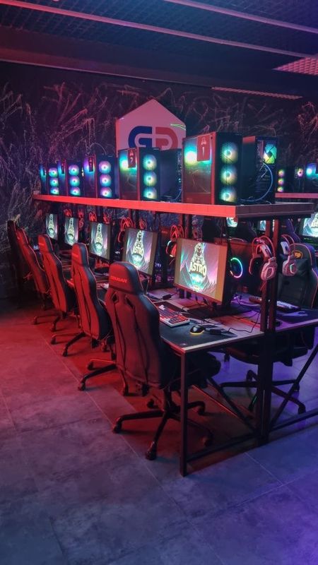 Tayyor Biznes Sotiladi Game Club 50ta kompyuter Tayyor Biznes Sotiladi Game Club 50ta kompyuter