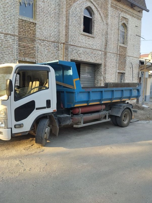 Isuzu sotiladi 2009 yili avtobustan yigilgan xolati zor Isuzu sotiladi 2009 yili avtobustan yigilgan xolati zor