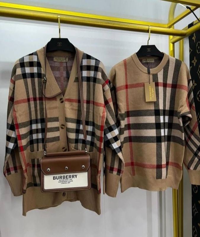 В наличии Burberry свитер