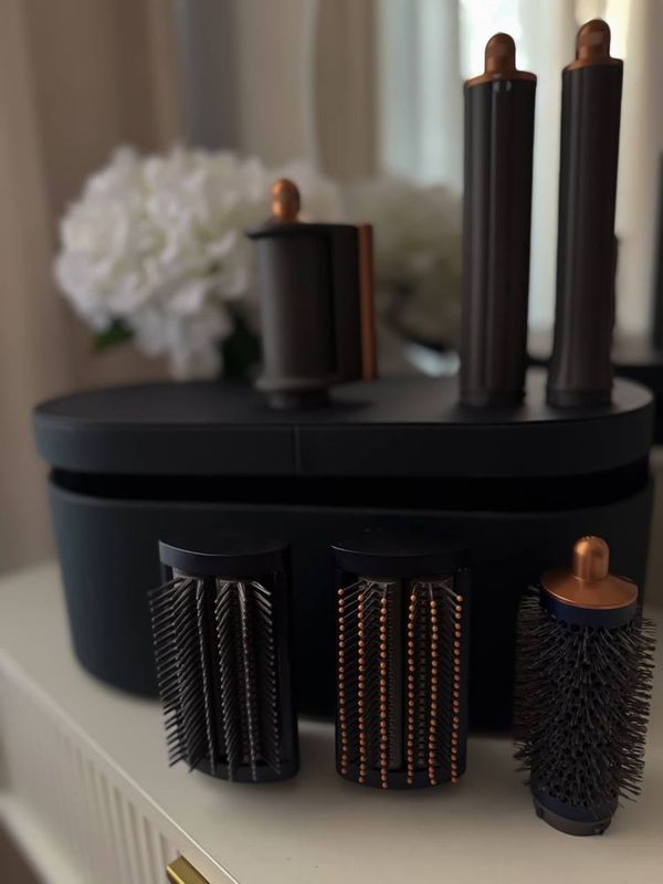 Продается фен DYSON Продается фен DYSON