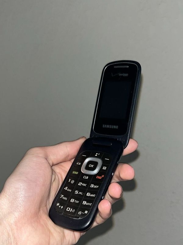 продается Samsung Perfectum Verizon gusto 3 ORIGINAL