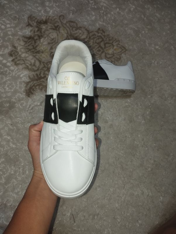 Valentino Garavani 42 razmer