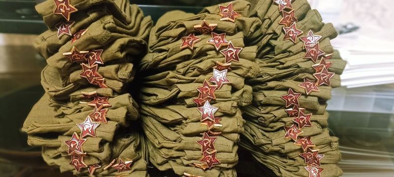 Пилотки шапка 9 мая! Красная металлическая звезда! Праздник! Пилотки шапка 9 мая! Красная металлическая звезда! Праздник!