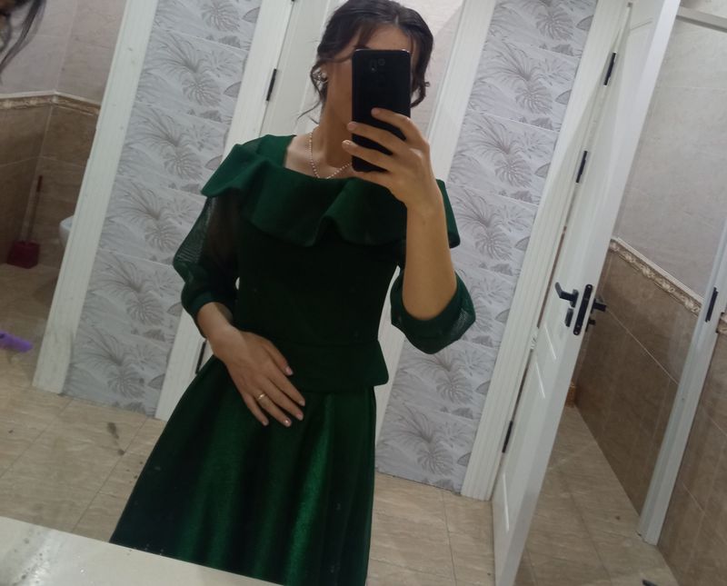 Fransuzkiy dlinna holati juda yaxshi koylak Fransuzkiy dlinna holati juda yaxshi koylak