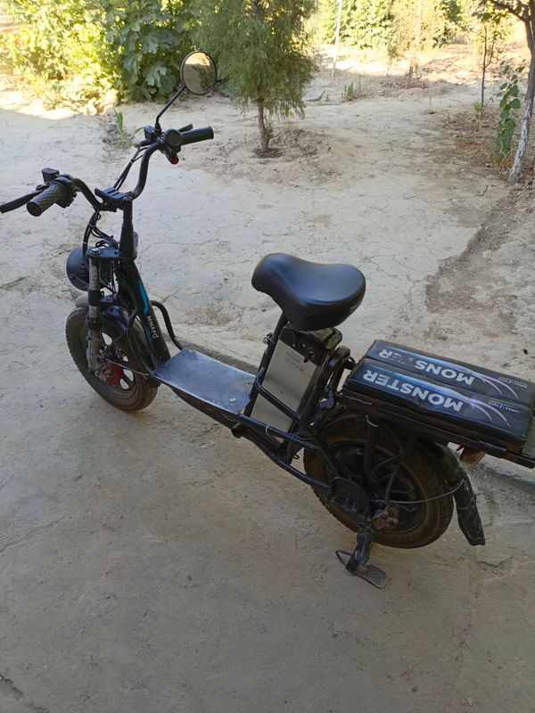 Monster sukuter sotiladi yaxshi