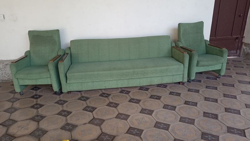 Divan kreslo sotiladi Divan kreslo sotiladi