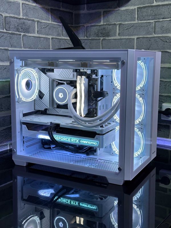 Белая игровая сборка: i7-12700KF, RTX 4070 Ti, DDR5 32GB, SSD 1TB Белая игровая сборка: i7-12700KF, RTX 4070 Ti, DDR5 32GB, SSD 1TB