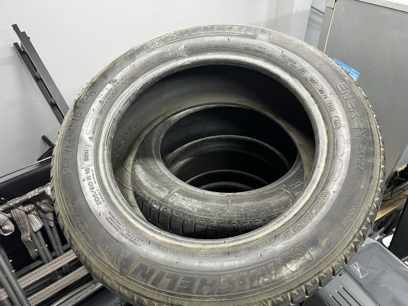 Michlen r 16 состоние отличное