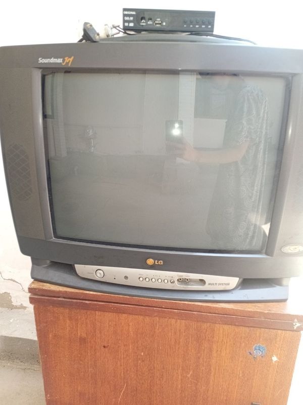 Televizor LG Tunerlari bilan birga sotiladi Televizor LG Tunerlari bilan birga sotiladi
