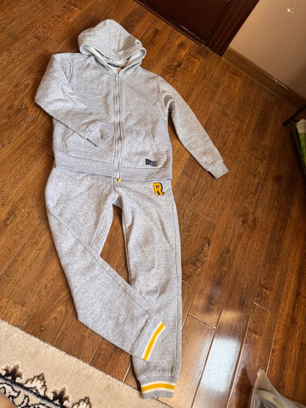 Спортивный костюм 140 см