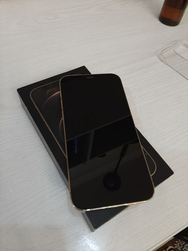 Iphone 12 pro, 256 gb, korobka dokument